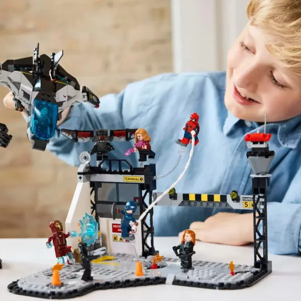 Конструктор LEGO Super Heroes Перший месник: Протистояння Пригодницька битва (76314)
