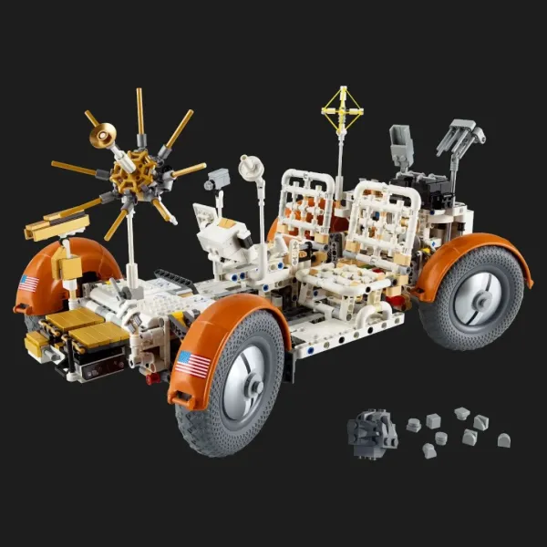 Конструктор LEGO Technic Місячний автомобіль NASA Apollo (42182)