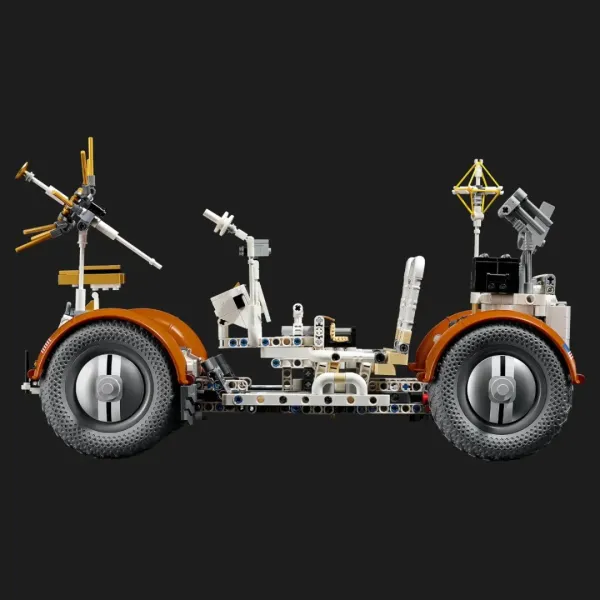 Конструктор LEGO Technic Місячний автомобіль NASA Apollo (42182)