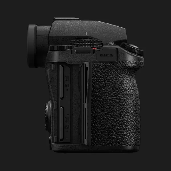 Цифровий фотоапарат Panasonic Lumix S DC-S5 IIX Kit 20-60mm (DC-S5M2XKEE) (Standard)