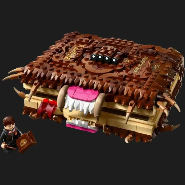 Конструктор LEGO Harry Potter Куслива Жахлива книга жахіть (76449)