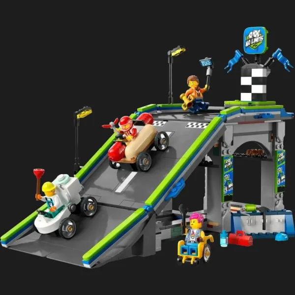 Конструктор LEGO City Жодних обмежень: Автодром для гоночних автомобілів (60460)